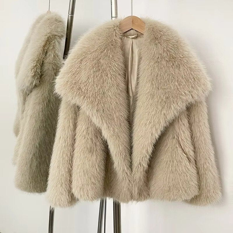 Women's Cropped Faux Fur Jacket - Khaki
