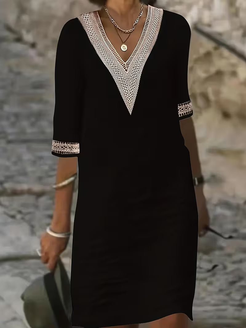 Women's Black Vacation V-Neck Lace Shift Dress - Black