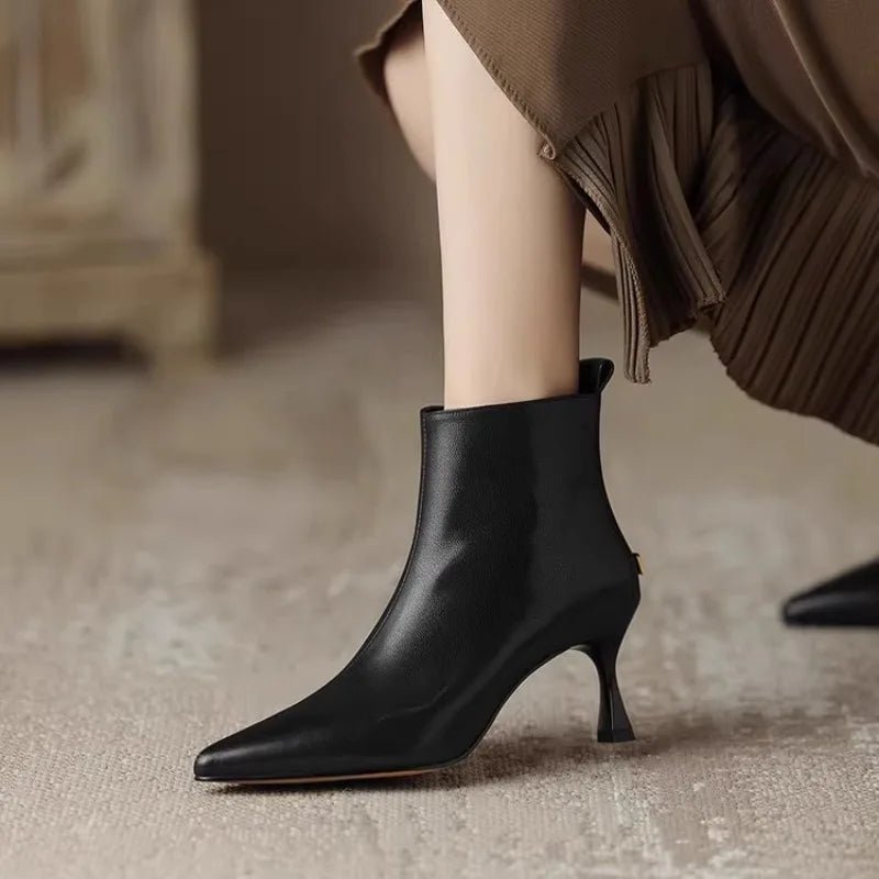 Women's Pointed-Toe Leather Ankle Boots - Black