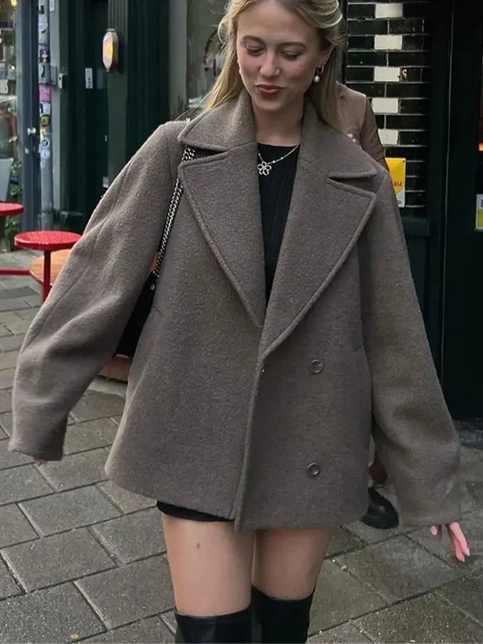 Women's Cropped Wool Coat - Taupe