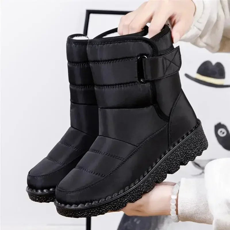 Women's Quilted Waterproof Snow Ankle Boots - Black
