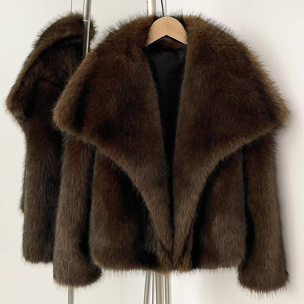 Women's Cropped Faux Fur Jacket - Brown