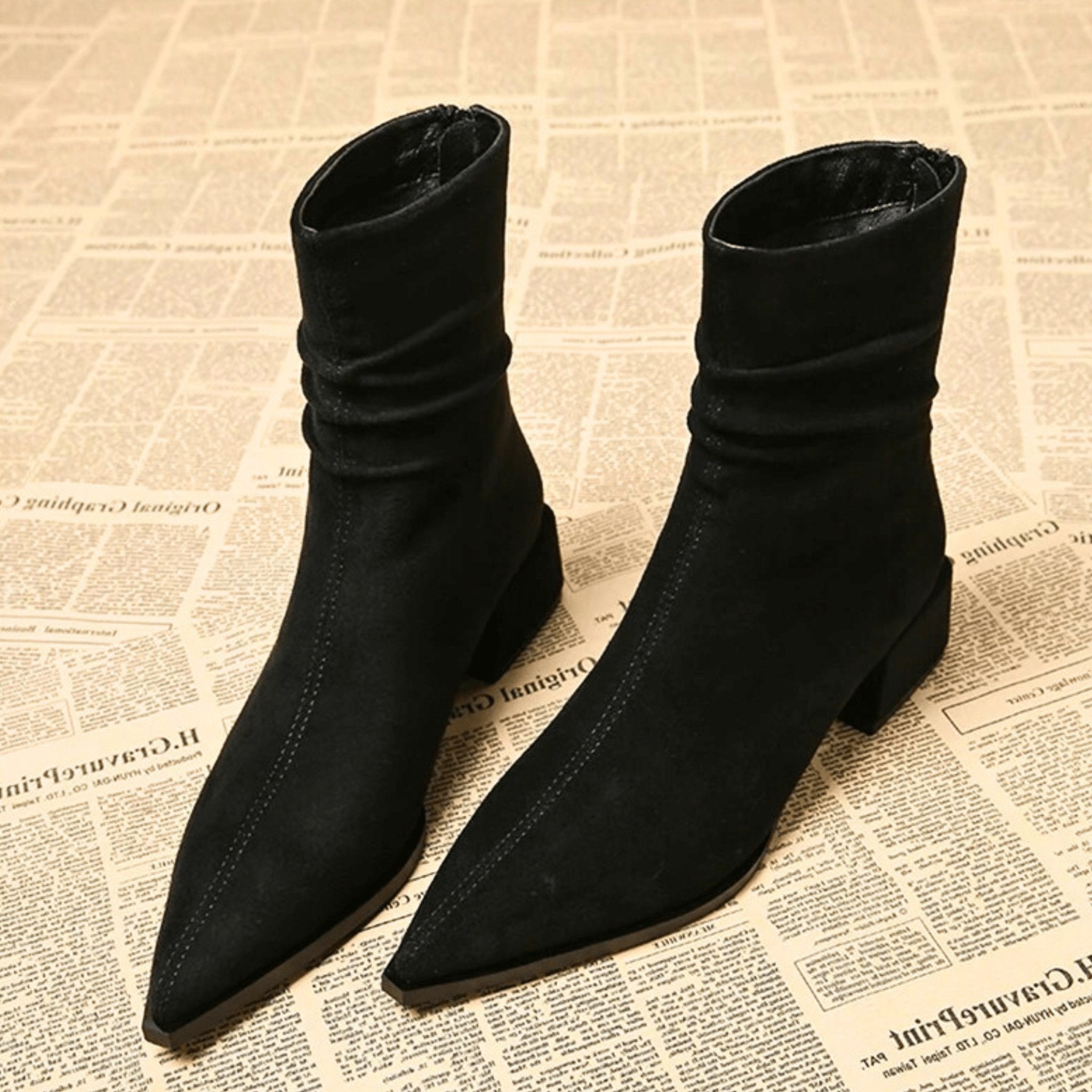 Women's Suede Pointed-Toe Ankle Boots - Black