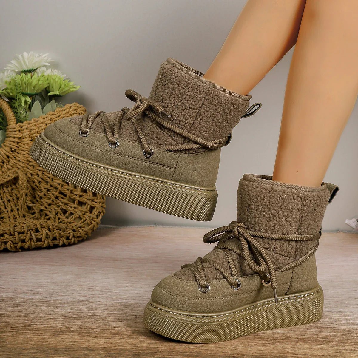 Women's Platform Snow Boots - Green