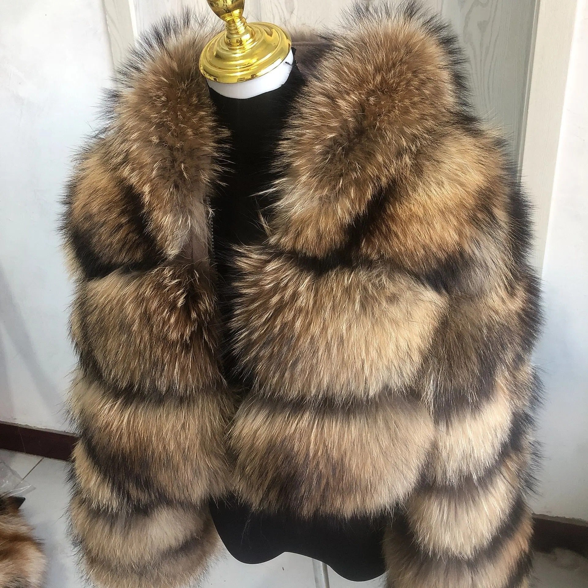 Women's Cropped Faux Fur Jacket - L